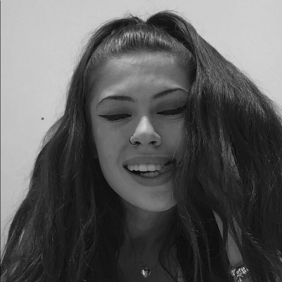 Meet your Posher, Ella - Picture 1 of 1